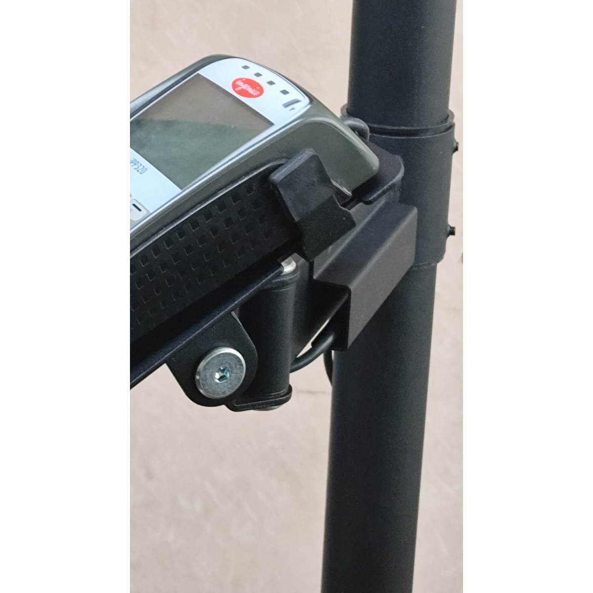 Металевий фіксатор кабелів 90 мм